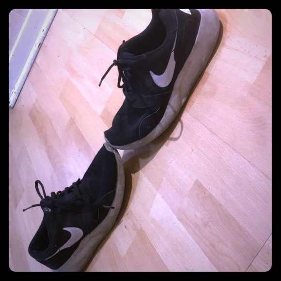 Worn Nike shoes size 8 US looking for 40$ - Picture 1 of 3